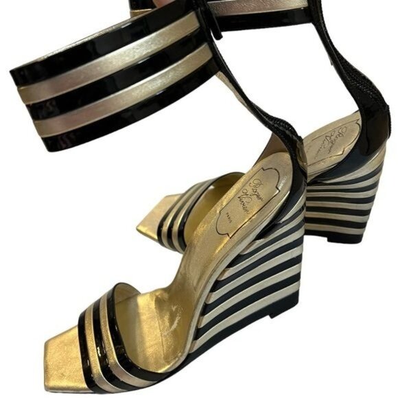 ROGER VIVIER Black Gold Stripe Patent Leather Wedge Sandals Sz 40 US 10 - Picture 3 of 16